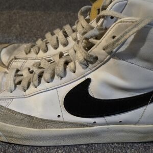 Nike Blazer Mid 77 Size 8